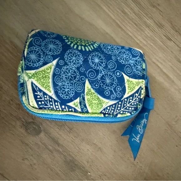 Vera Bradley Headphones holder pouch - Picture 3 of 3